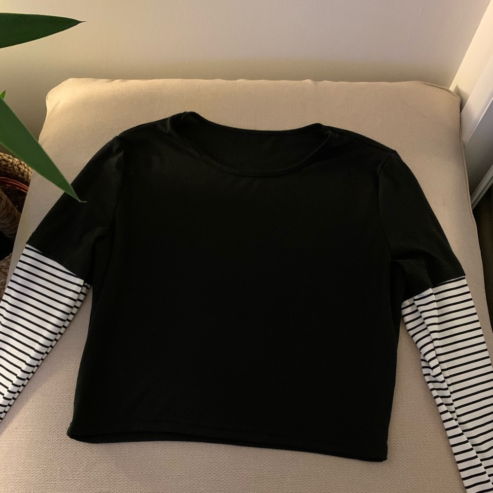 ✨Black and white long sleeve✨